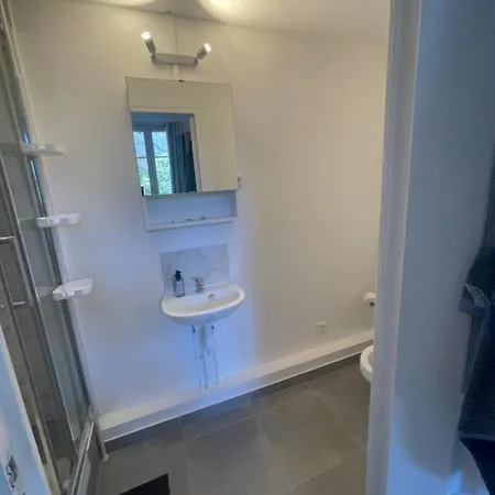 Petits Tout Equipees Gare Apartment